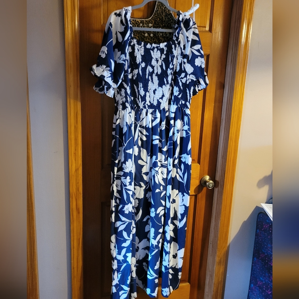 Shein blue white floral maxi dress off shoulder size 2x preowned